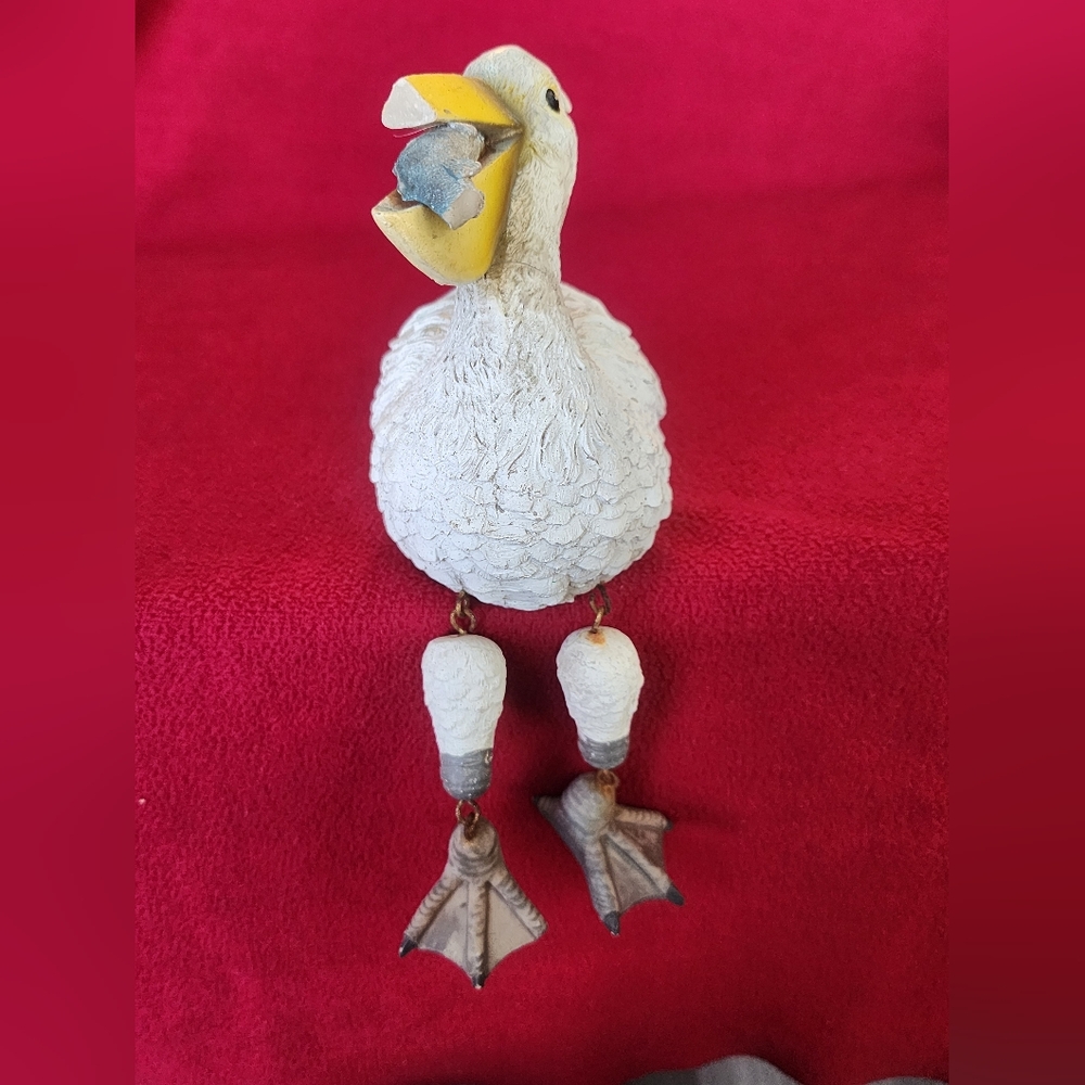 Vintage Segal Bird Sits on a Shelf unfortunately broken beak & fish